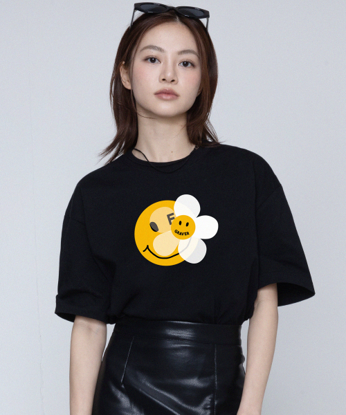 GRAVER（グレーバー）の「[ユニセックス]ドットスマイルフラワーミックス半袖Tシャツ_ブラック（Tシャツ/カットソー・レディース・ブラック・X-LARGE/SMALL/MEDIUM/LARGE）」の2枚目の写真