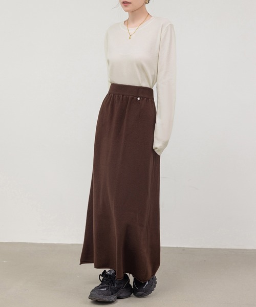 DAY CLOSET(デイ クローゼット)の「何気ない日も、きれいに見せる。長袖クルーネックリブニットトップス レディース(ニット/セーター・レディース・サンドベージュ/ホワイト系その他/ダークブラウン/ホワイト/グレー/ブラック/レッド・FREE)」の16枚目の写真