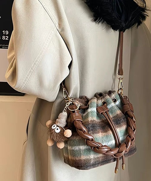 gossip！ロサンゼルス（ゴシップロサンゼルス）の「Y2K チェックパターン 2way巾着ショルダーバック（ハンドバッグ・レディース・グレー/ブラウン/グリーン・FREE）」の15枚目の写真