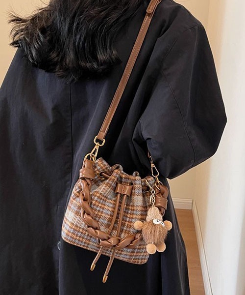 gossip！ロサンゼルス（ゴシップロサンゼルス）の「Y2K チェックパターン 2way巾着ショルダーバック（ハンドバッグ・レディース・グレー/ブラウン/グリーン・FREE）」の13枚目の写真