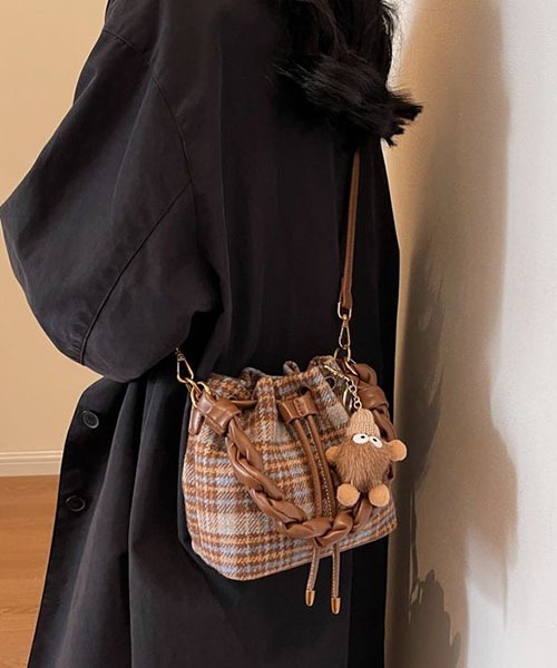 gossip！ロサンゼルス（ゴシップロサンゼルス）の「Y2K チェックパターン 2way巾着ショルダーバック（ハンドバッグ・レディース・グレー/ブラウン/グリーン・FREE）」の12枚目の写真