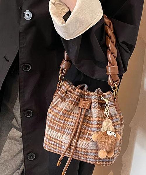 gossip！ロサンゼルス（ゴシップロサンゼルス）の「Y2K チェックパターン 2way巾着ショルダーバック（ハンドバッグ・レディース・グレー/ブラウン/グリーン・FREE）」の9枚目の写真