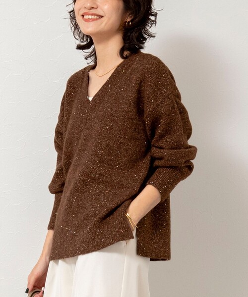 NOLLEY’S Sophi（ノーリーズソフィ）の「《手洗い可能》モヘヤスパンコールVネックプルオーバー（ニット/セーター・レディース・ブラウン/ライトグレー/ホワイト/グレー・38）」の4枚目の写真