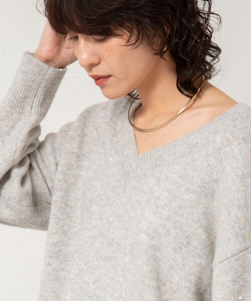 NOLLEY’S Sophi（ノーリーズソフィ）の「《手洗い可能》モヘヤスパンコールVネックプルオーバー（ニット/セーター・レディース・ブラウン/ライトグレー/ホワイト/グレー・38）」の6枚目の写真