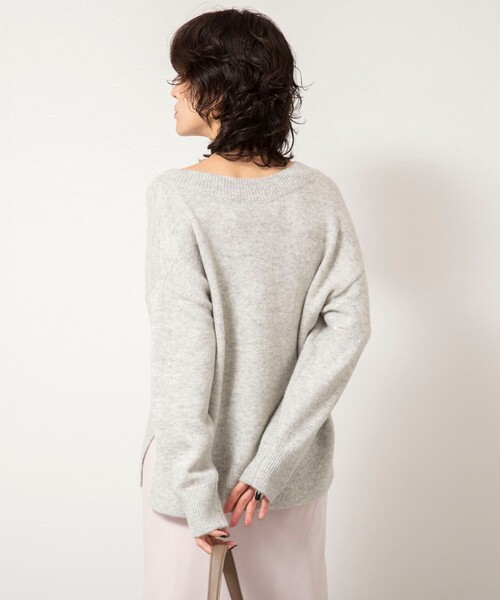 NOLLEY’S Sophi（ノーリーズソフィ）の「《手洗い可能》モヘヤスパンコールVネックプルオーバー（ニット/セーター・レディース・ブラウン/ライトグレー/ホワイト/グレー・38）」の8枚目の写真