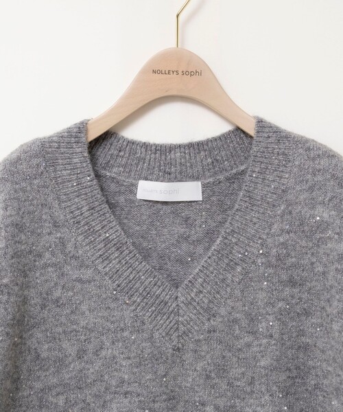 NOLLEY’S Sophi（ノーリーズソフィ）の「《手洗い可能》モヘヤスパンコールVネックプルオーバー（ニット/セーター・レディース・ブラウン/ライトグレー/ホワイト/グレー・38）」の12枚目の写真