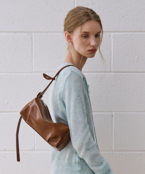 mur（ミュール）の「Bento bag(10color)（ショルダーバッグ・レディース・ライトイエロー/ブラウン/カーキ/ブラック/ダークブラウン/Cream/バーガンディー/ダークブラウン系/ベージュ系/スカイブルー系・FREE）」の11枚目の写真