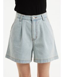 エッセンシャルワンタックデニムショーツライトブルー