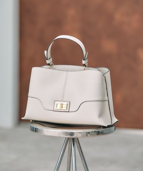 GLOBAL WORK(グローバルワーク)の「メタルワンハンドル2WAYバック/620978(ショルダーバッグ・レディース・アイボリー/ブラック/ベージュ系その他2・ONE SIZE)」の3枚目の写真