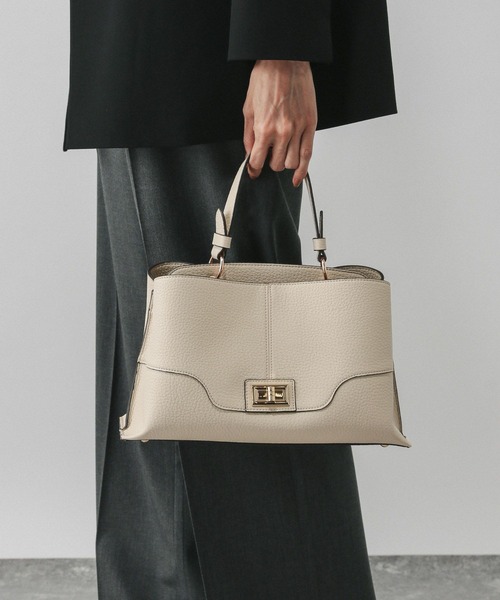 GLOBAL WORK(グローバルワーク)の「メタルワンハンドル2WAYバック/620978(ショルダーバッグ・レディース・アイボリー/ブラック/ベージュ系その他2・ONE SIZE)」の7枚目の写真