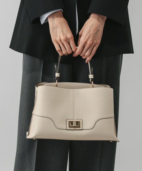 GLOBAL WORK(グローバルワーク)の「メタルワンハンドル2WAYバック/620978(ショルダーバッグ・レディース・アイボリー/ブラック/ベージュ系その他2・ONE SIZE)」の8枚目の写真