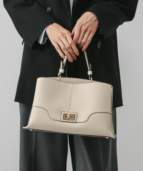 GLOBAL WORK(グローバルワーク)の「メタルワンハンドル2WAYバック/620978(ショルダーバッグ・レディース・アイボリー/ブラック/ベージュ系その他2・ONE SIZE)」の9枚目の写真