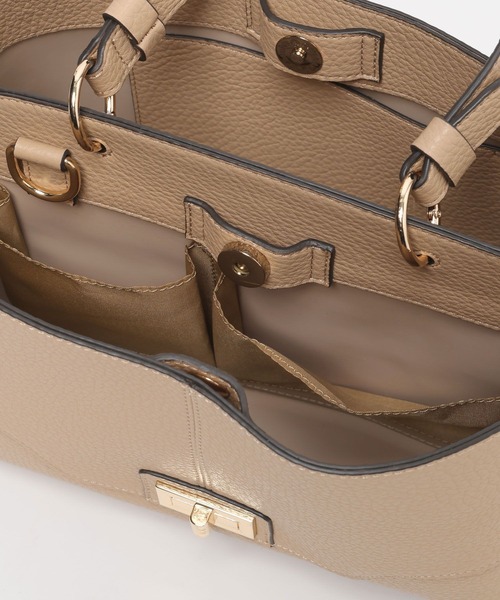 GLOBAL WORK(グローバルワーク)の「メタルワンハンドル2WAYバック/620978(ショルダーバッグ・レディース・アイボリー/ブラック/ベージュ系その他2・ONE SIZE)」の22枚目の写真