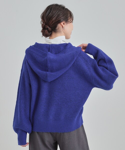 DRESKIP（ドレスキップ）の「【S-LL】お顔周りをすっきり魅せる ふんわり Vネックフードニット（ニット/セーター・レディース・グレー/ブルー系その他/ブラウン系その他・01/02/03/04）」の12枚目の写真