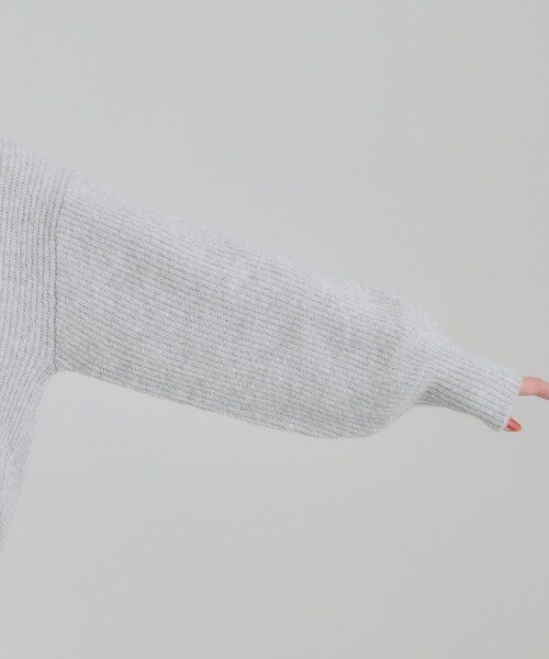 DRESKIP（ドレスキップ）の「【S-LL】お顔周りをすっきり魅せる ふんわり Vネックフードニット（ニット/セーター・レディース・グレー/ブルー系その他/ブラウン系その他・01/02/03/04）」の5枚目の写真