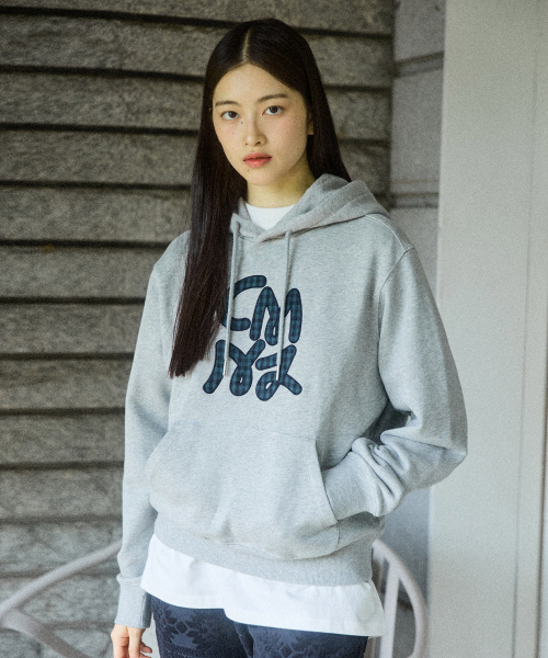 W APPLIQUE SWEAT HOODIE — худи с нашивкой W (меланж)