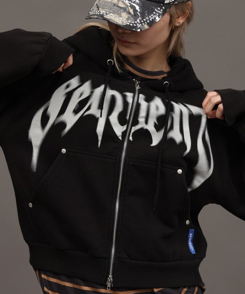 SEQUENZ(シークエンズ)の「【SEQUENZ/シークエンズ】SQNZ BLUR LOGO ZIP PK(パーカー・メンズ・杢グレー/ブルー/ブラック/ピンク・S/M/L)」の13枚目の写真