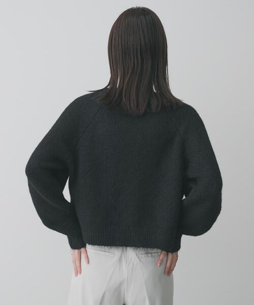 SENSE OF PLACE by URBAN RESEARCH(センスオブプレイスバイアーバンリサーチ)の「アシメネックニット(ニット/セーター・レディース・レッド/グレー/アイボリー/ブラック/ライトブルー・ONE)」の18枚目の写真