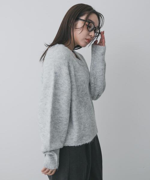 SENSE OF PLACE by URBAN RESEARCH(センスオブプレイスバイアーバンリサーチ)の「アシメネックニット(ニット/セーター・レディース・レッド/グレー/アイボリー/ブラック/ライトブルー・ONE)」の22枚目の写真