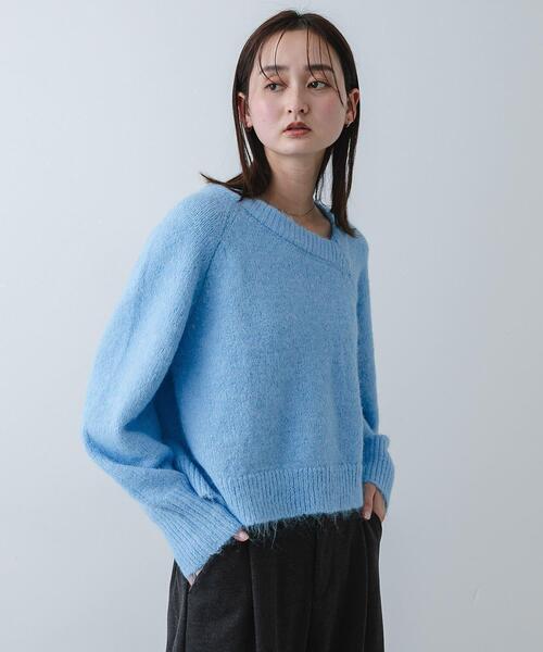 SENSE OF PLACE by URBAN RESEARCH(センスオブプレイスバイアーバンリサーチ)の「アシメネックニット(ニット/セーター・レディース・レッド/グレー/アイボリー/ブラック/ライトブルー・ONE)」の6枚目の写真