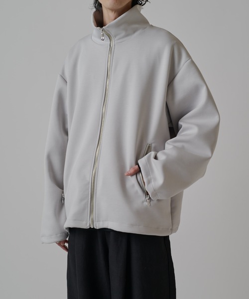 Lui's（ルイス）の「リラックス スタンドブルゾン（スウェット・メンズ・グレー/ブラック/ネイビー/ライトグレー・S/M）」の3枚目の写真