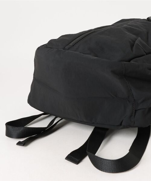 Scrap Book（スクラップブック）の「【Scrap Book】センタージップナイロンリュック（バックパック/リュック・レディース・ブラック/グレー・FREE）」の4枚目の写真