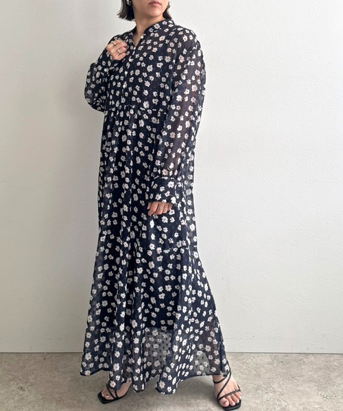 LHELBIE（レルビエ）の「【ペチキャミワンピ付き】ラメシフォンフラワーワンピース（ワンピース・レディース・ネイビー/ブラック・M）」の7枚目の写真