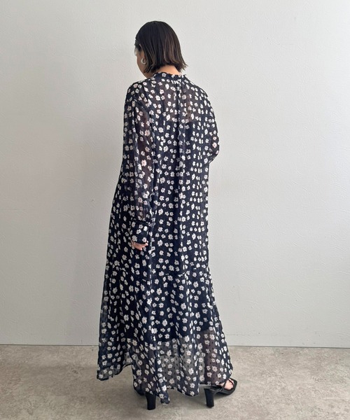 LHELBIE（レルビエ）の「【ペチキャミワンピ付き】ラメシフォンフラワーワンピース（ワンピース・レディース・ネイビー/ブラック・M）」の13枚目の写真