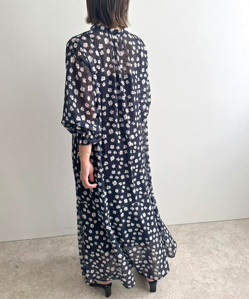 LHELBIE（レルビエ）の「【ペチキャミワンピ付き】ラメシフォンフラワーワンピース（ワンピース・レディース・ネイビー/ブラック・M）」の20枚目の写真
