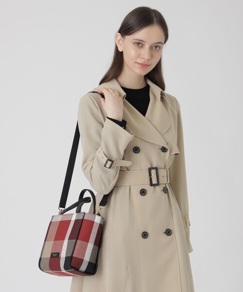 BLUE LABEL CRESTBRIDGE（ブルーレーベルクレストブリッジ）の「クレストブリッジチェックキャンバススクエアミニトート（ショルダーバッグ・レディース・レッド/ベージュ系その他・FREE）」の20枚目の写真