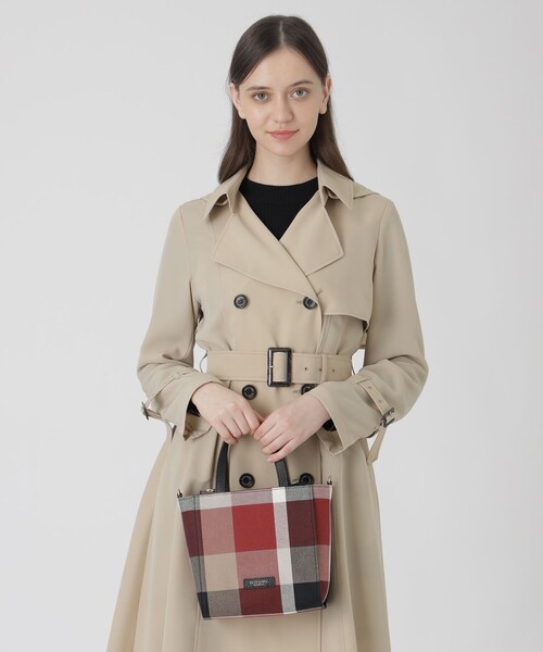 BLUE LABEL CRESTBRIDGE（ブルーレーベルクレストブリッジ）の「クレストブリッジチェックキャンバススクエアミニトート（ショルダーバッグ・レディース・レッド/ベージュ系その他・FREE）」の19枚目の写真