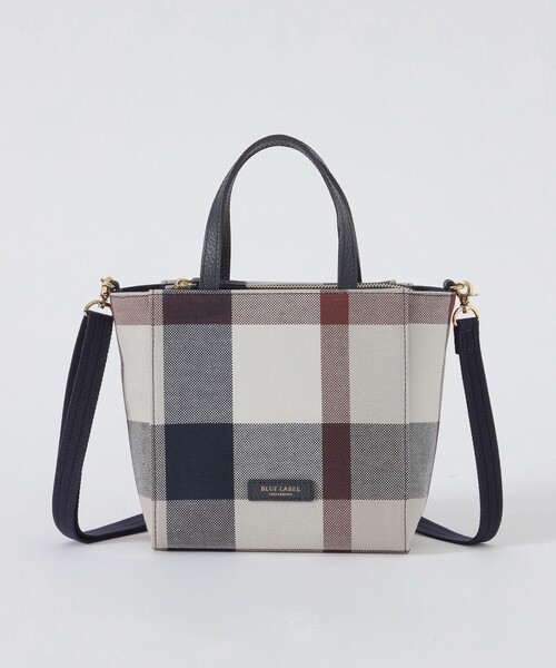 BLUE LABEL CRESTBRIDGE（ブルーレーベルクレストブリッジ）の「クレストブリッジチェックキャンバススクエアミニトート（ショルダーバッグ・レディース・レッド/ベージュ系その他・FREE）」の3枚目の写真