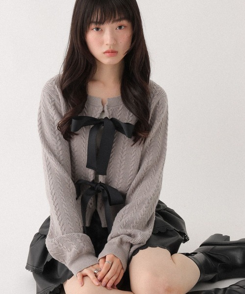 Heather（ヘザー）の「Wリボンケーブルカーディガン　645574（カーディガン/ボレロ・レディース・ブラック/アイボリー/グレー・FREE）」の3枚目の写真