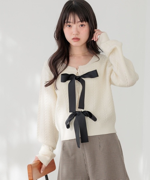 Heather（ヘザー）の「Wリボンケーブルカーディガン　645574（カーディガン/ボレロ・レディース・ブラック/アイボリー/グレー・FREE）」の4枚目の写真