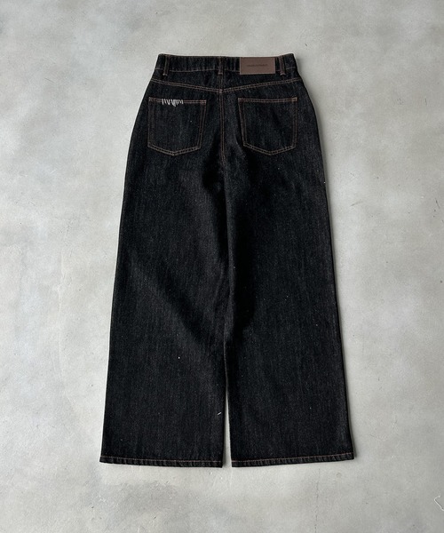 UNDERSTATEMENTs(アンダーステイトメント)の「【ユニセックス】配色ステッチ合皮パッチストレートデニムパンツ(デニムパンツ・メンズ・ブルー/グレー/ブラック/ブラック系その他/インディゴブルー・LARGE/MEDIUM/SMALL)」の3枚目の写真