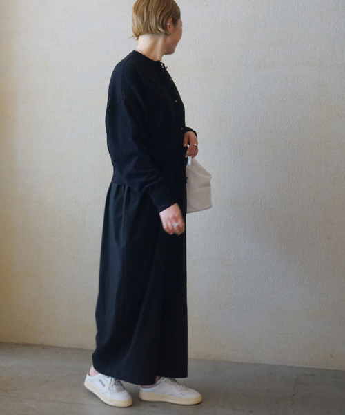 JOURNAL STANDARD LUXE（ジャーナルスタンダード　ラックス）の「ハイツイストテンジク クルーネックカーディガン（ニット/セーター・レディース・ブラック/オレンジ/ブルー/グレー・FREE）」の10枚目の写真