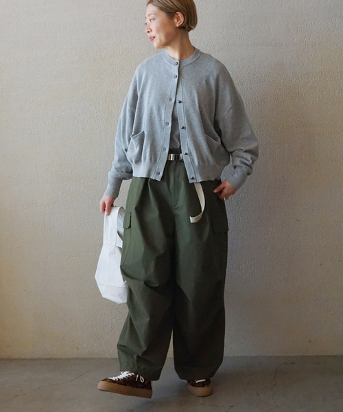 JOURNAL STANDARD LUXE（ジャーナルスタンダード　ラックス）の「ハイツイストテンジク クルーネックカーディガン（ニット/セーター・レディース・ブラック/オレンジ/ブルー/グレー・FREE）」の16枚目の写真