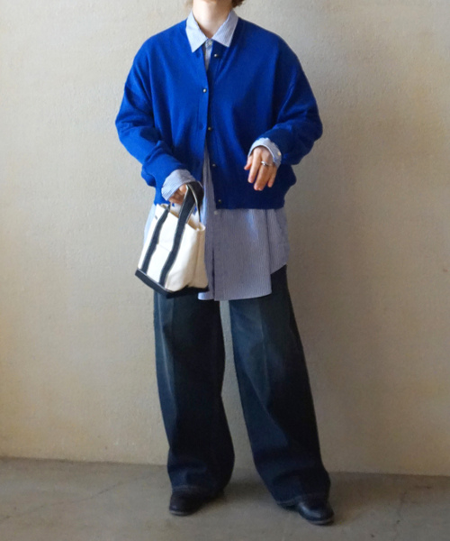 JOURNAL STANDARD LUXE（ジャーナルスタンダード　ラックス）の「ハイツイストテンジク クルーネックカーディガン（ニット/セーター・レディース・ブラック/オレンジ/ブルー/グレー・FREE）」の22枚目の写真