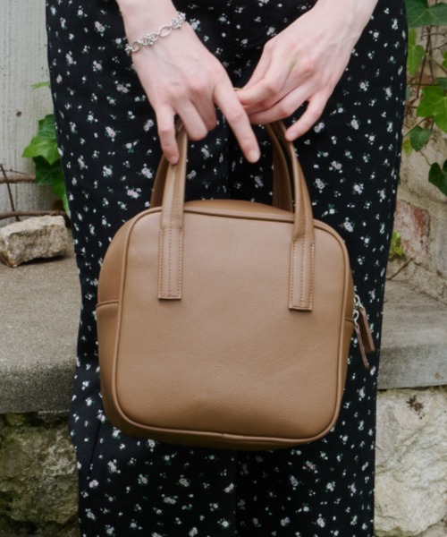 GIUNON(ジウノン)の「smooth square pocket bag / スムーススクエアポケットバッグ(ハンドバッグ・レディース・ブラック/ホワイト/ブラウン・FREE)」の8枚目の写真