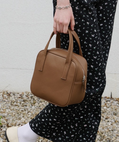 GIUNON(ジウノン)の「smooth square pocket bag / スムーススクエアポケットバッグ(ハンドバッグ・レディース・ブラック/ホワイト/ブラウン・FREE)」の9枚目の写真