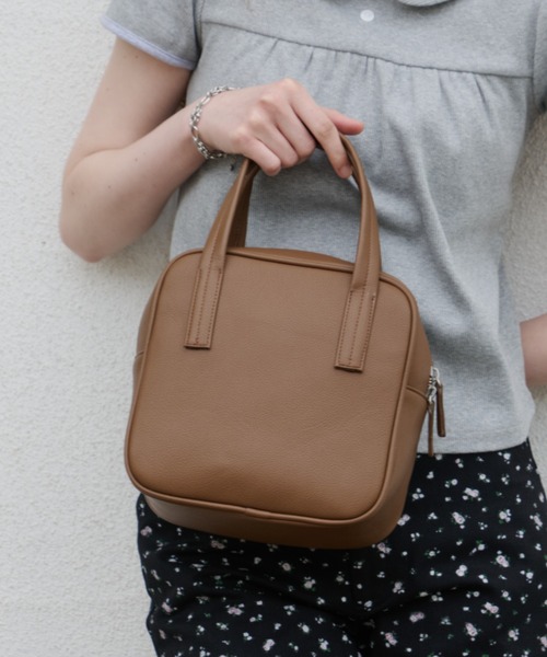 GIUNON(ジウノン)の「smooth square pocket bag / スムーススクエアポケットバッグ(ハンドバッグ・レディース・ブラック/ホワイト/ブラウン・FREE)」の10枚目の写真