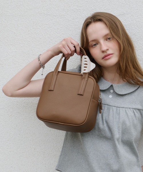 GIUNON(ジウノン)の「smooth square pocket bag / スムーススクエアポケットバッグ(ハンドバッグ・レディース・ブラック/ホワイト/ブラウン・FREE)」の13枚目の写真