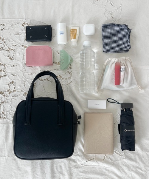 GIUNON(ジウノン)の「smooth square pocket bag / スムーススクエアポケットバッグ(ハンドバッグ・レディース・ブラック/ホワイト/ブラウン・FREE)」の4枚目の写真