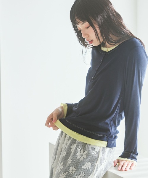 niko and...（ニコアンド）の「ヘンリーネックレイヤードＴシャツ（Tシャツ/カットソー・レディース・ベージュ/ネイビー/グレー/チャコール・FREE）」の15枚目の写真