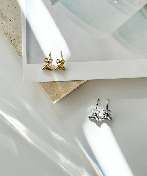 ciite' surgical stainless(シーテサージカルステンレス)の「【金属アレルギー対応】トライアングルピアス(両耳用) サージカルステンレス(ピアス(両耳用)・レディース・シルバー/ゴールド・FREE)」の5枚目の写真