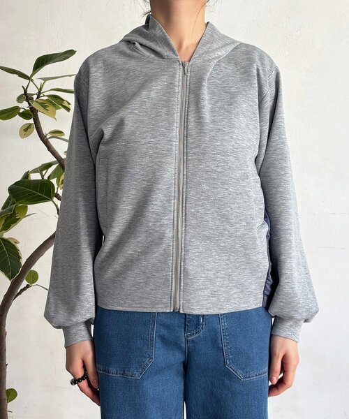 un dix cors（アンディコール）の「異素材バック切替パーカー（パーカー・レディース・ベージュ/ブラック/グレー・FREE）」の9枚目の写真