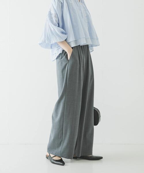 URBAN RESEARCH（アーバンリサーチ）の「『3サイズ展開』『イージーケア』タックギャザーストレートパンツ（その他パンツ・レディース・ベージュ/ブラウン/チャコールグレー/ストライプ・36/40/38）」の7枚目の写真