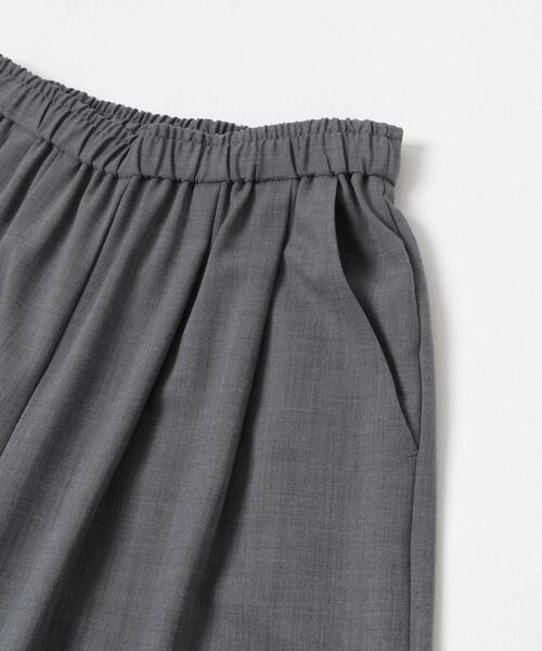 URBAN RESEARCH（アーバンリサーチ）の「『3サイズ展開』『イージーケア』タックギャザーストレートパンツ（その他パンツ・レディース・ベージュ/ブラウン/チャコールグレー/ストライプ・36/40/38）」の13枚目の写真