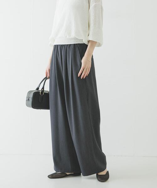 URBAN RESEARCH（アーバンリサーチ）の「『3サイズ展開』『イージーケア』タックギャザーストレートパンツ（その他パンツ・レディース・ベージュ/ブラウン/チャコールグレー/ストライプ・36/40/38）」の18枚目の写真