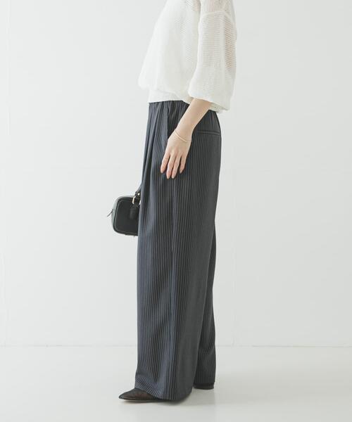 URBAN RESEARCH（アーバンリサーチ）の「『3サイズ展開』『イージーケア』タックギャザーストレートパンツ（その他パンツ・レディース・ベージュ/ブラウン/チャコールグレー/ストライプ・36/40/38）」の19枚目の写真